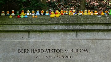 Das Grab von Loriot auf dem Waldfriedhof Heerstraße (Ausschnitt)
